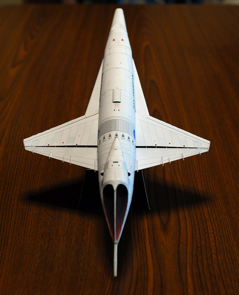 Illustration for article titled Japanese craftsman creates perfect sci-fi ship replicas using just paper